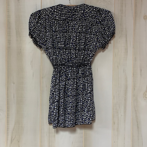 MSSP Black White Blue Tie-Front Top XS V Neck - Picture 3 of 4